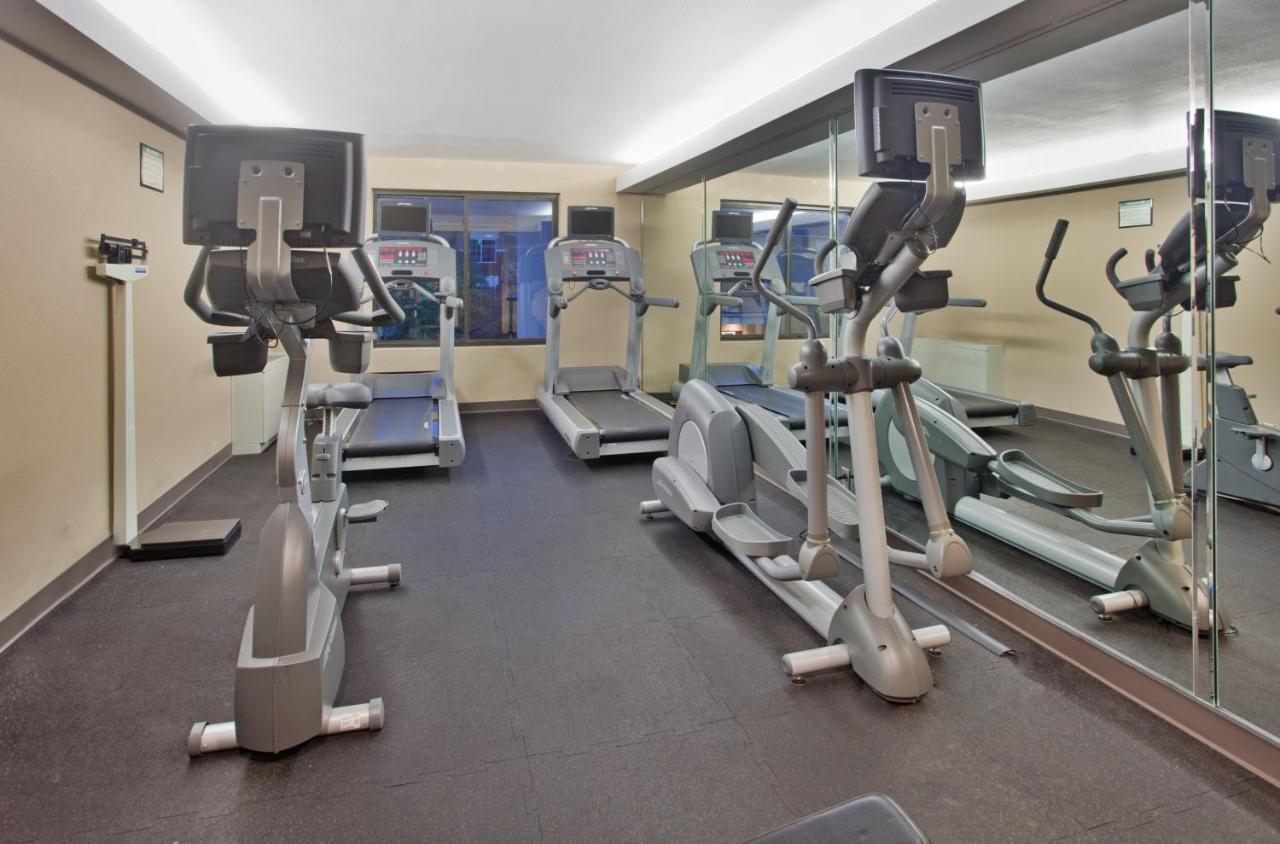 Holiday Inn Country Club Plaza Канзас-Сити Экстерьер фото